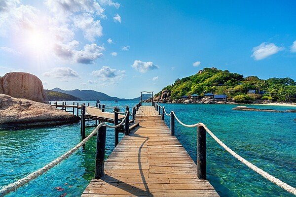wooden-bridge-koh-nangyuan-island-surat-thani-thailand